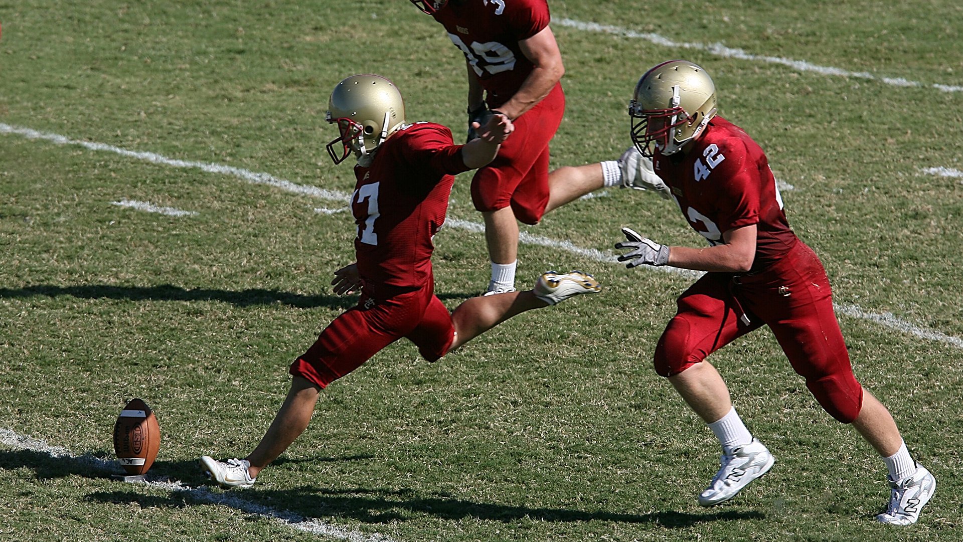 比赛策略：高分段对局中常见的开局经济布置解析