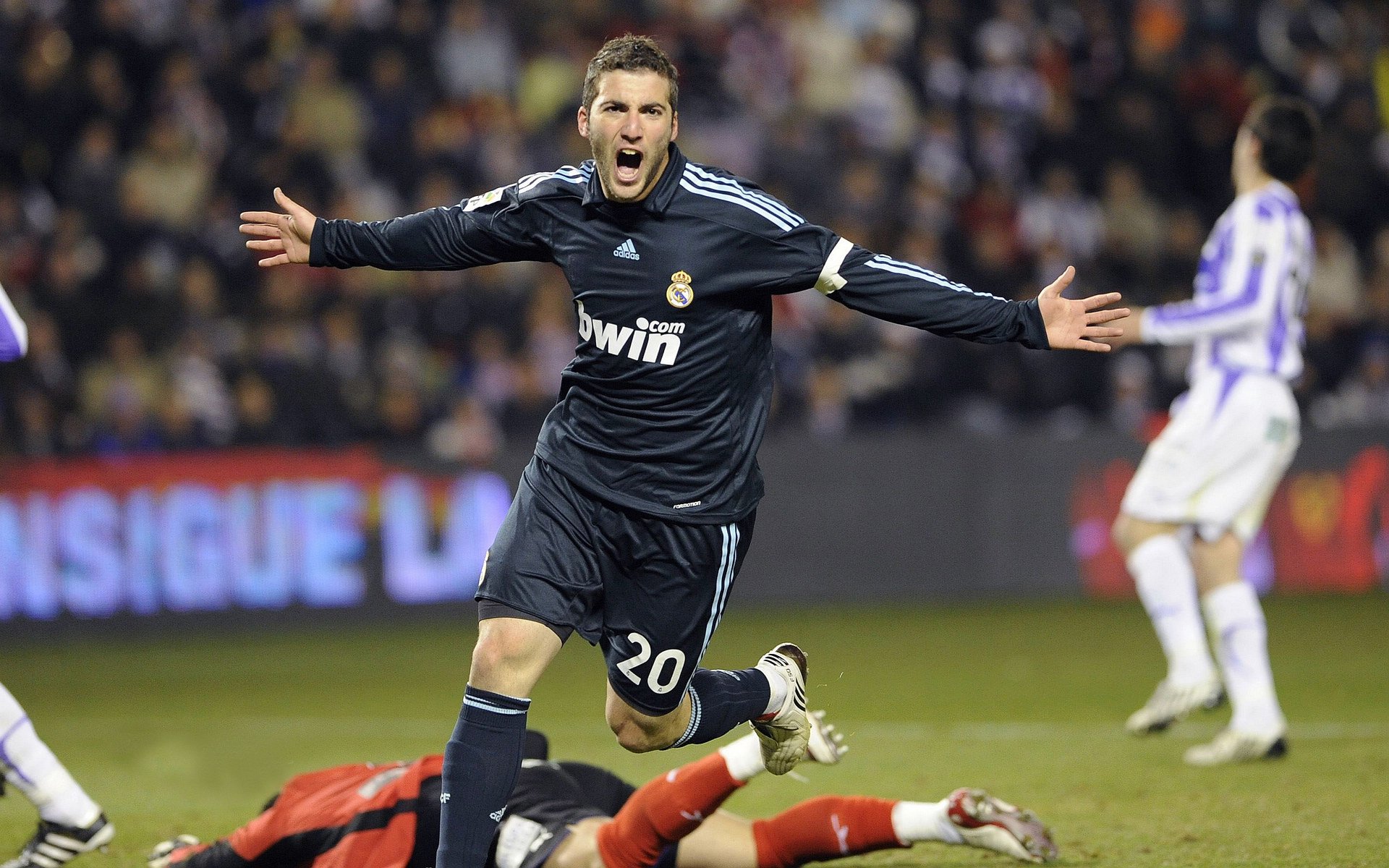 国足球员体能测试顺利完成,国足体能标准