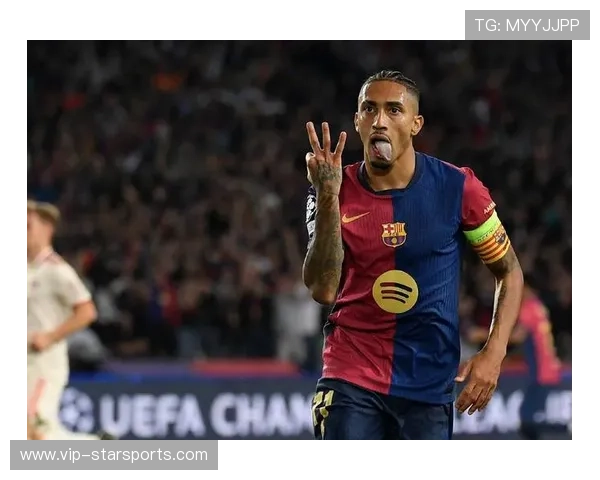 拉菲尼亚边路冲刺+传中训练，任意球点位也在练