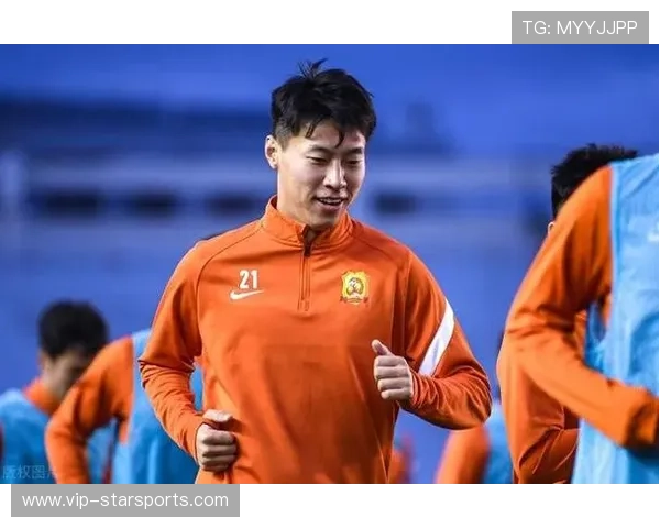 中国足球球员出国试训后回归国内联赛适应性分析，国足球员参加训练